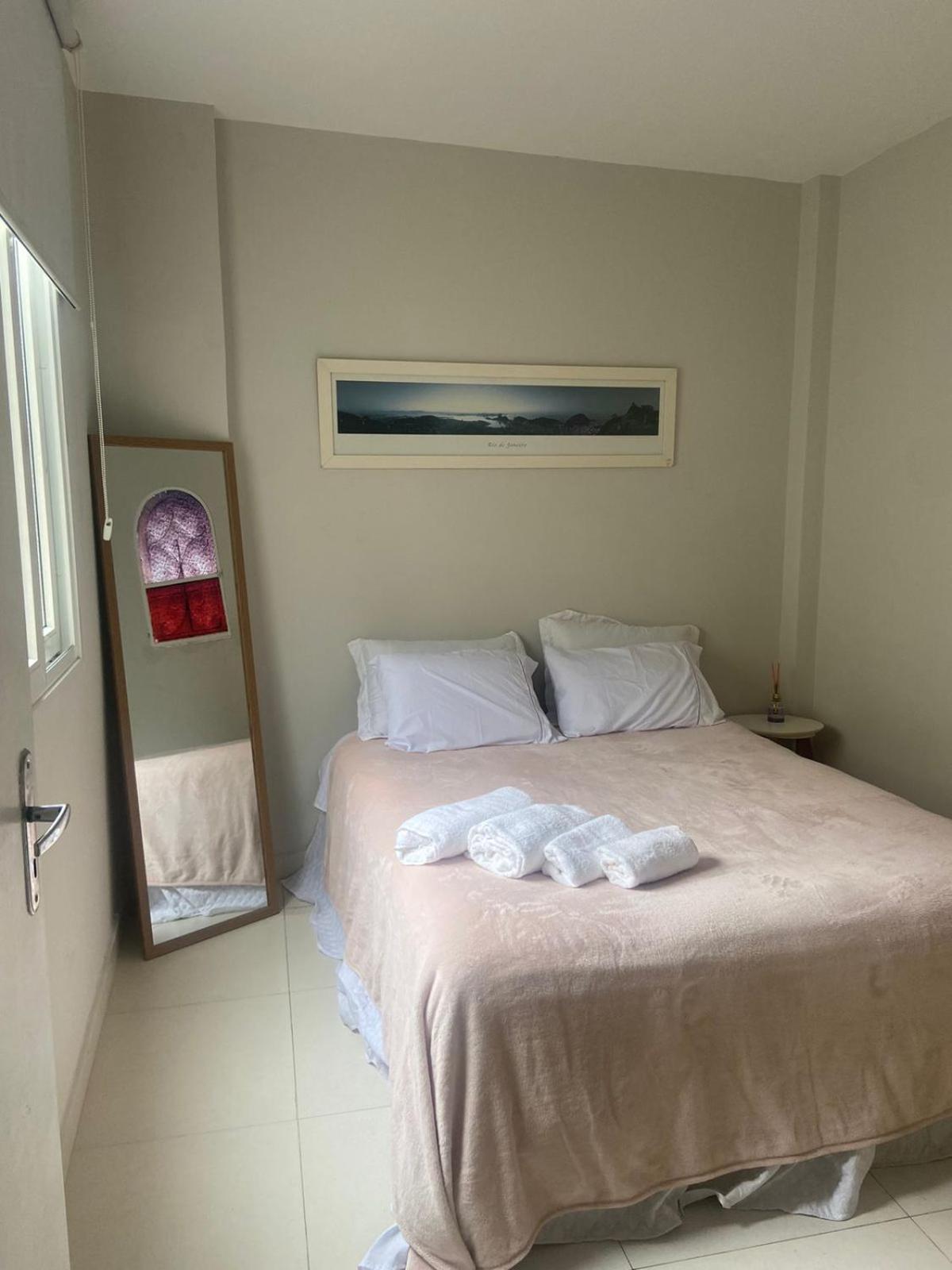 Em Cobertura Em Copacabana Com Estacionamento Habitación en casa particular